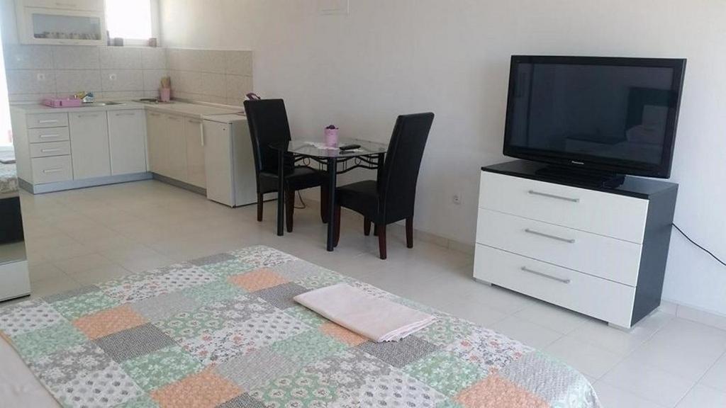 Apartments By The Sea Gradac, Makarska - 13181 Bagian luar foto