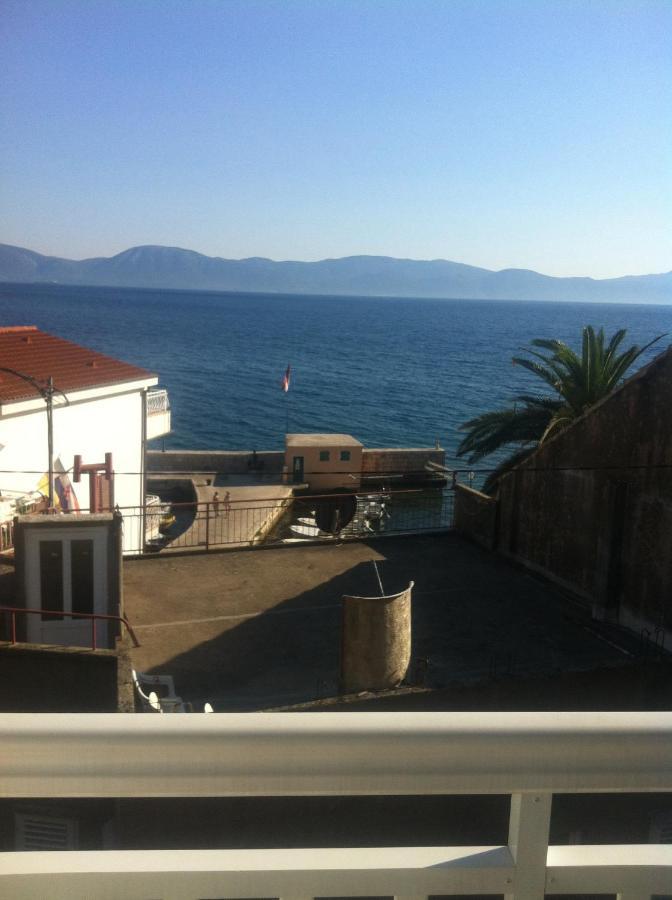 Apartments By The Sea Gradac, Makarska - 13181 Bagian luar foto